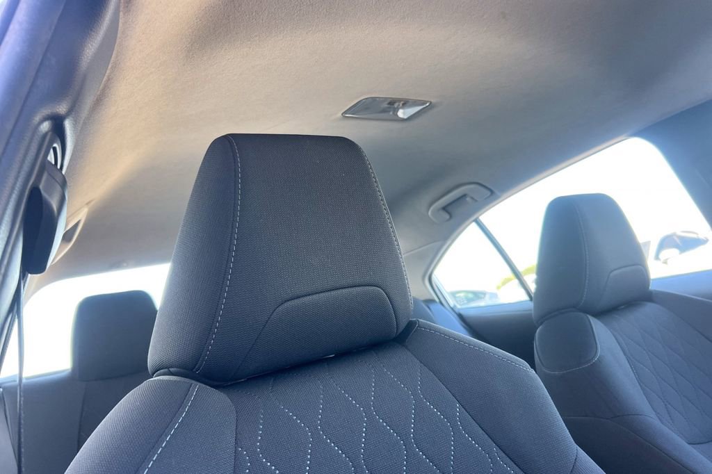 Used 2020 Toyota Corolla LE FWD image 18