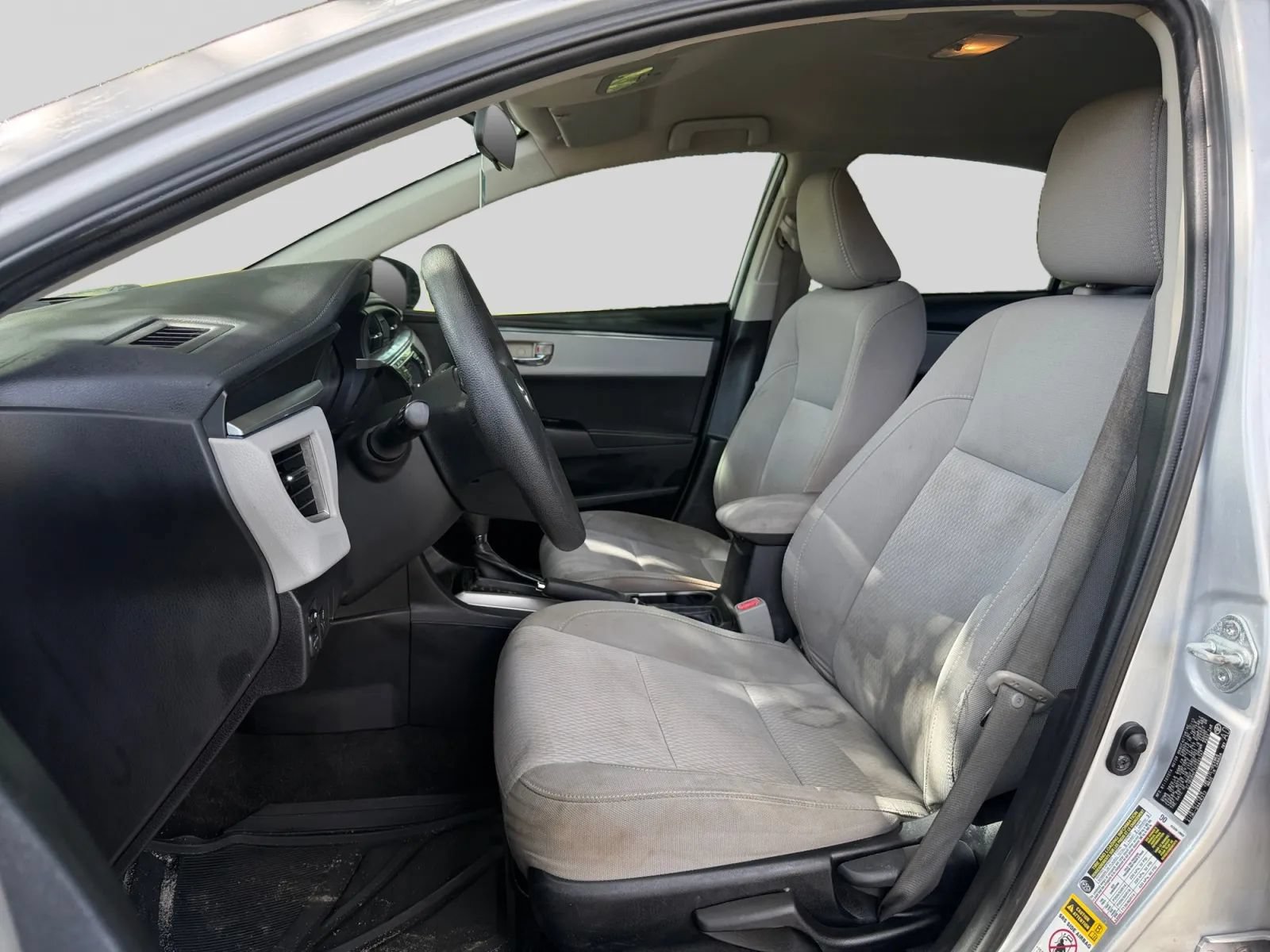 Used 2014 Toyota Corolla LE FWD image 10