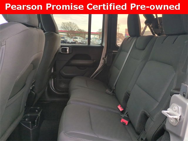 Used 2018 Jeep Wrangler Unlimited Sahara image 13