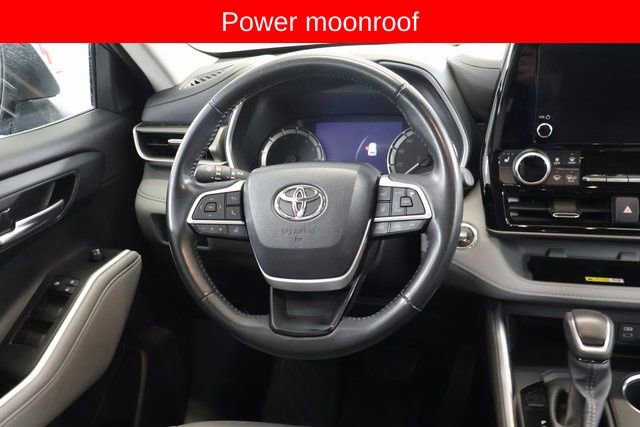 Used 2023 Toyota Highlander XLE AWD/4WD image 17