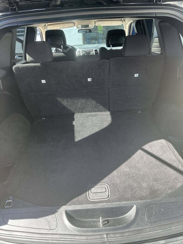 Used 2011 Jeep Grand Cherokee Laredo AWD/4WD image 12