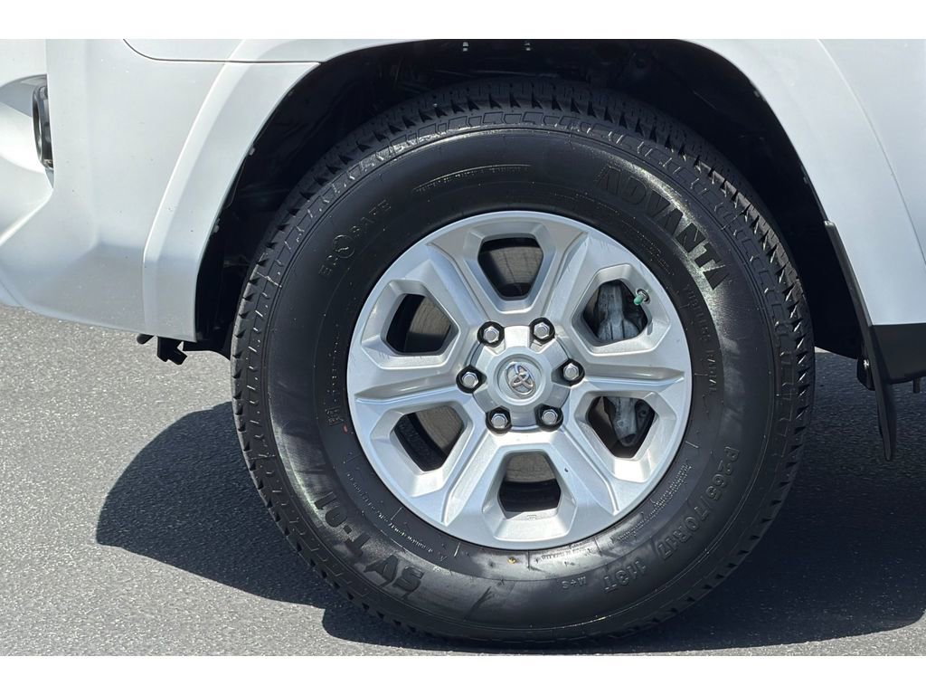 Used 2017 Toyota 4Runner SR5 image 32