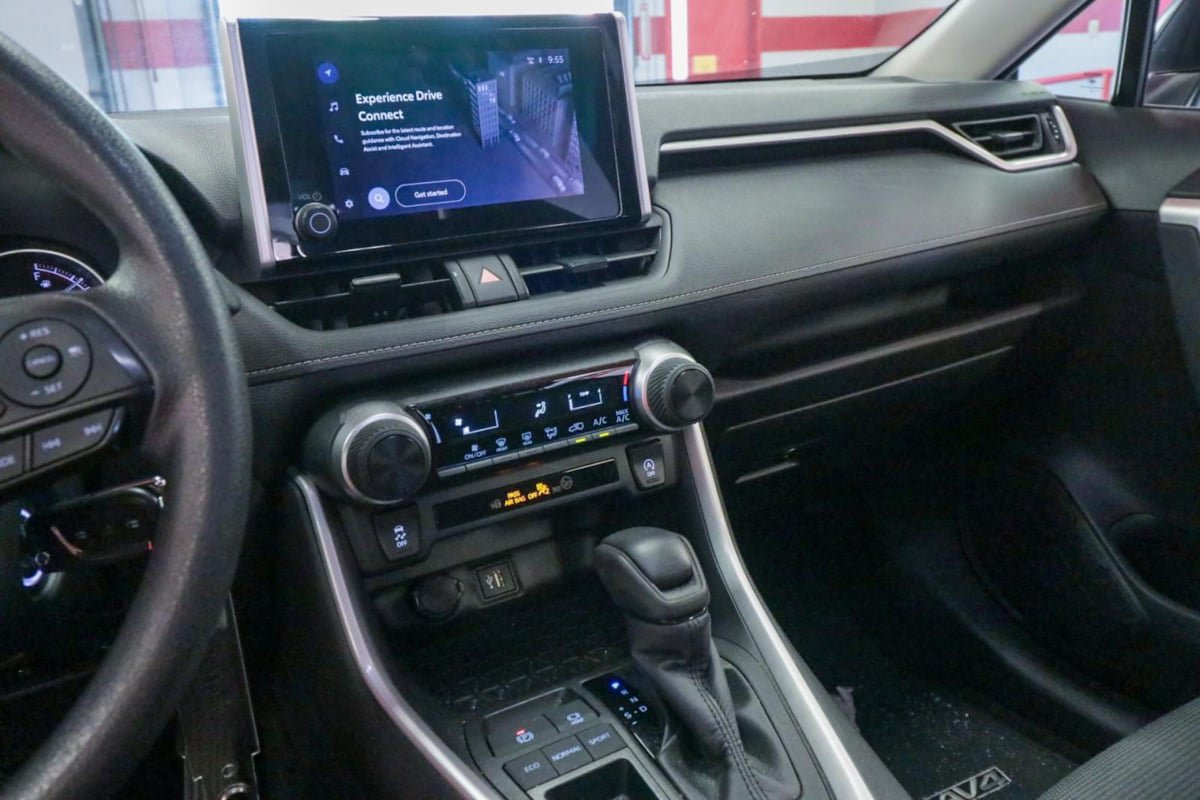 Used 2024 Toyota RAV4 LE FWD image 16
