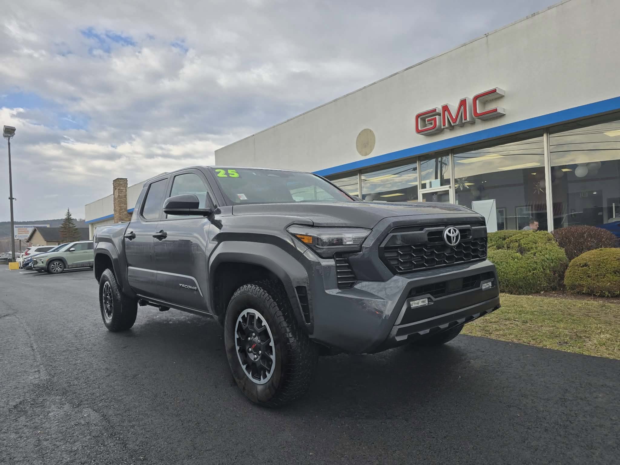 Used 2025 Toyota Tacoma TRD Off-Road image 1