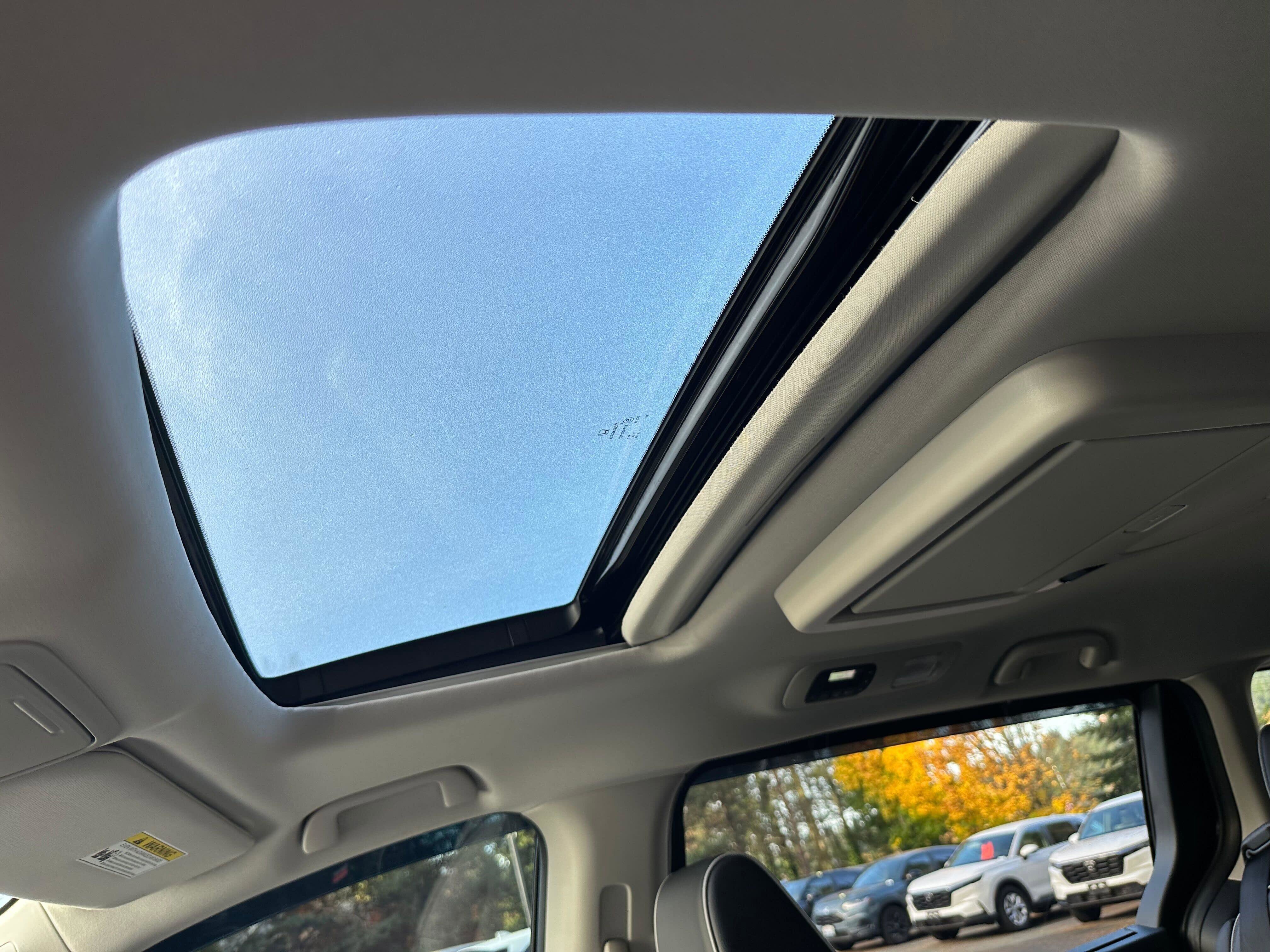 Used 2025 Honda Odyssey Elite image 23