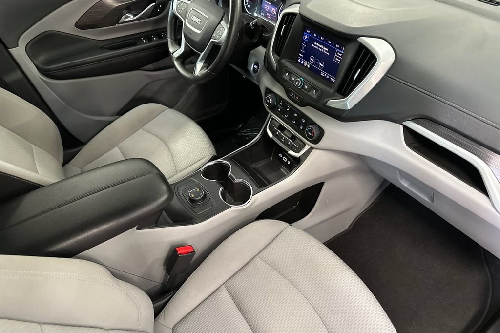 Used 2024 GMC Terrain SLE AWD/4WD image 16