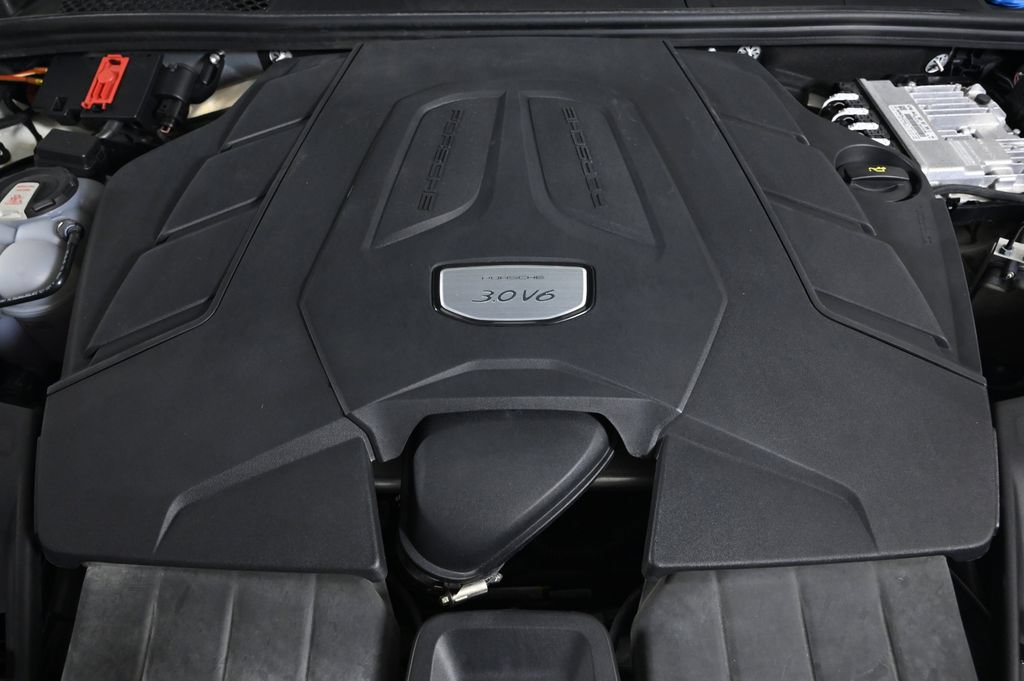 Certified 2023 Porsche Cayenne AWD/4WD image 25