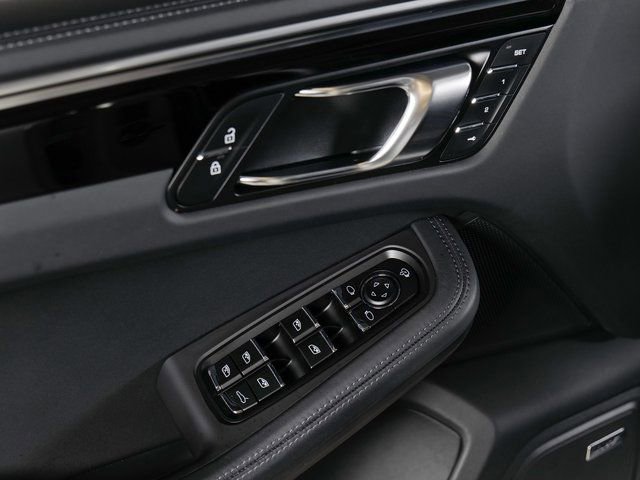 Certified 2023 Porsche Macan Turbo AWD/4WD image 29