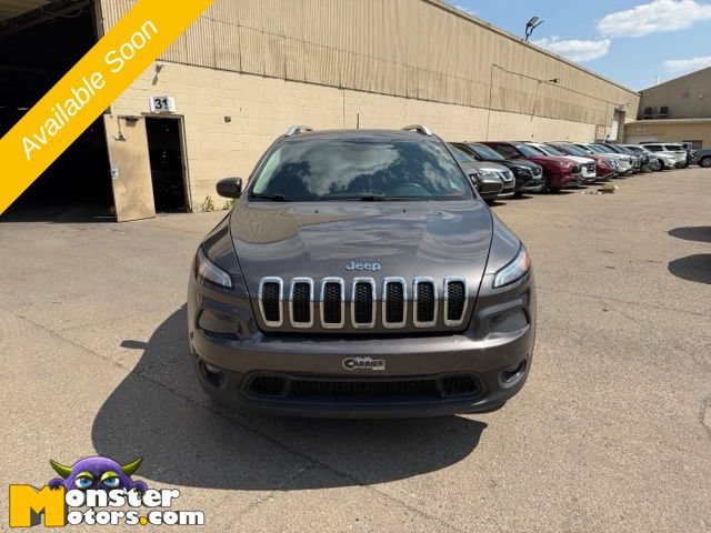Used 2018 Jeep Cherokee Latitude w/ Cold Weather Group AWD/4WD image 4