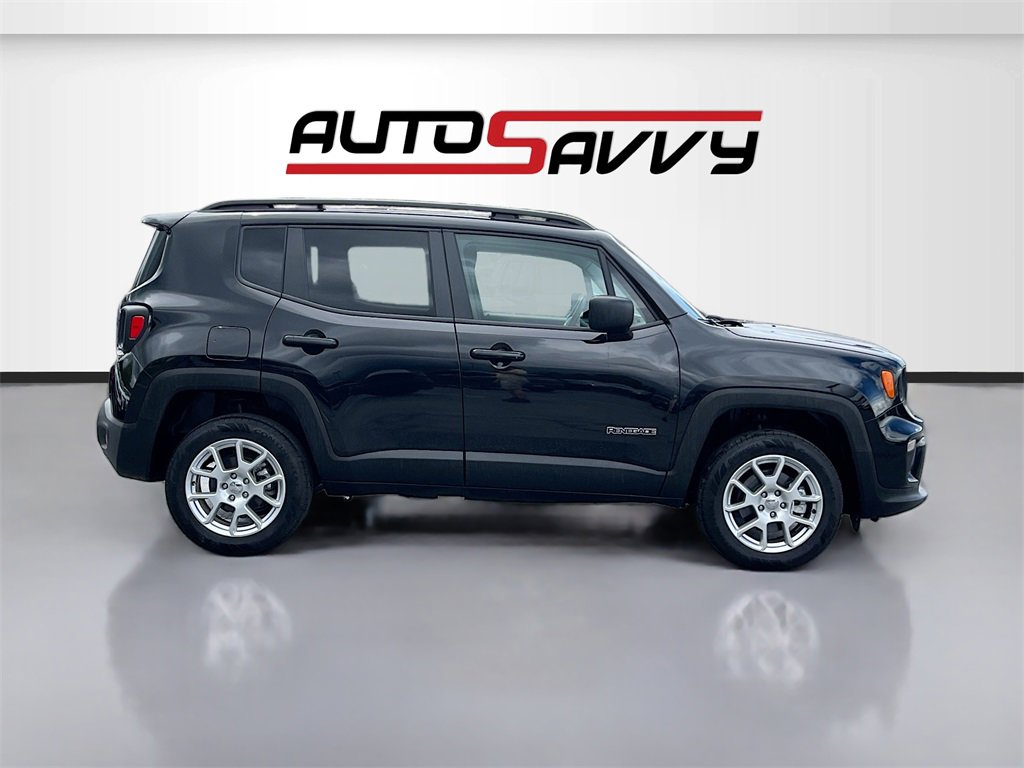 Used 2023 Jeep Renegade Latitude w/ Premium Group image 8