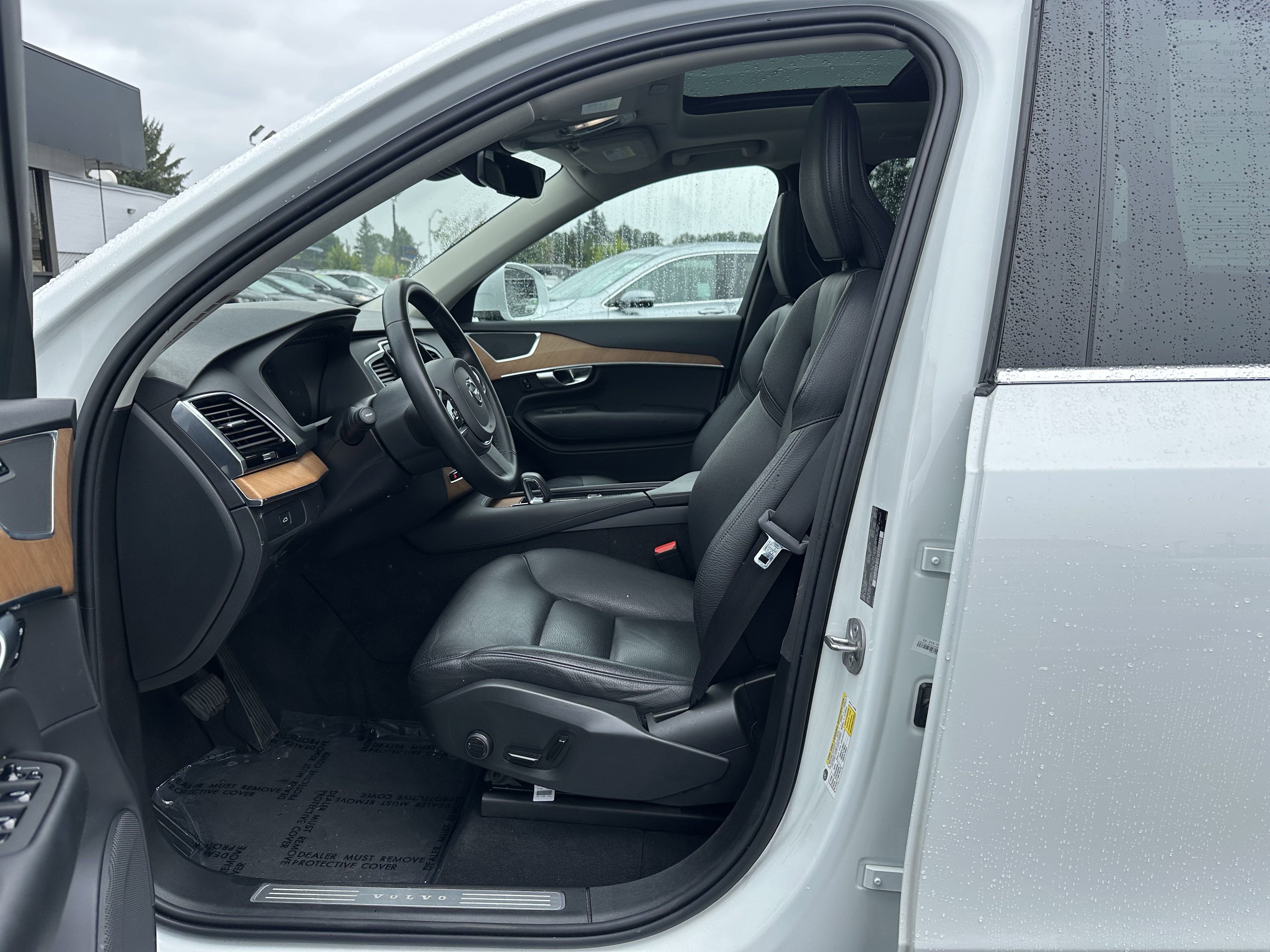 Used 2023 Volvo XC90 B5 Plus image 22