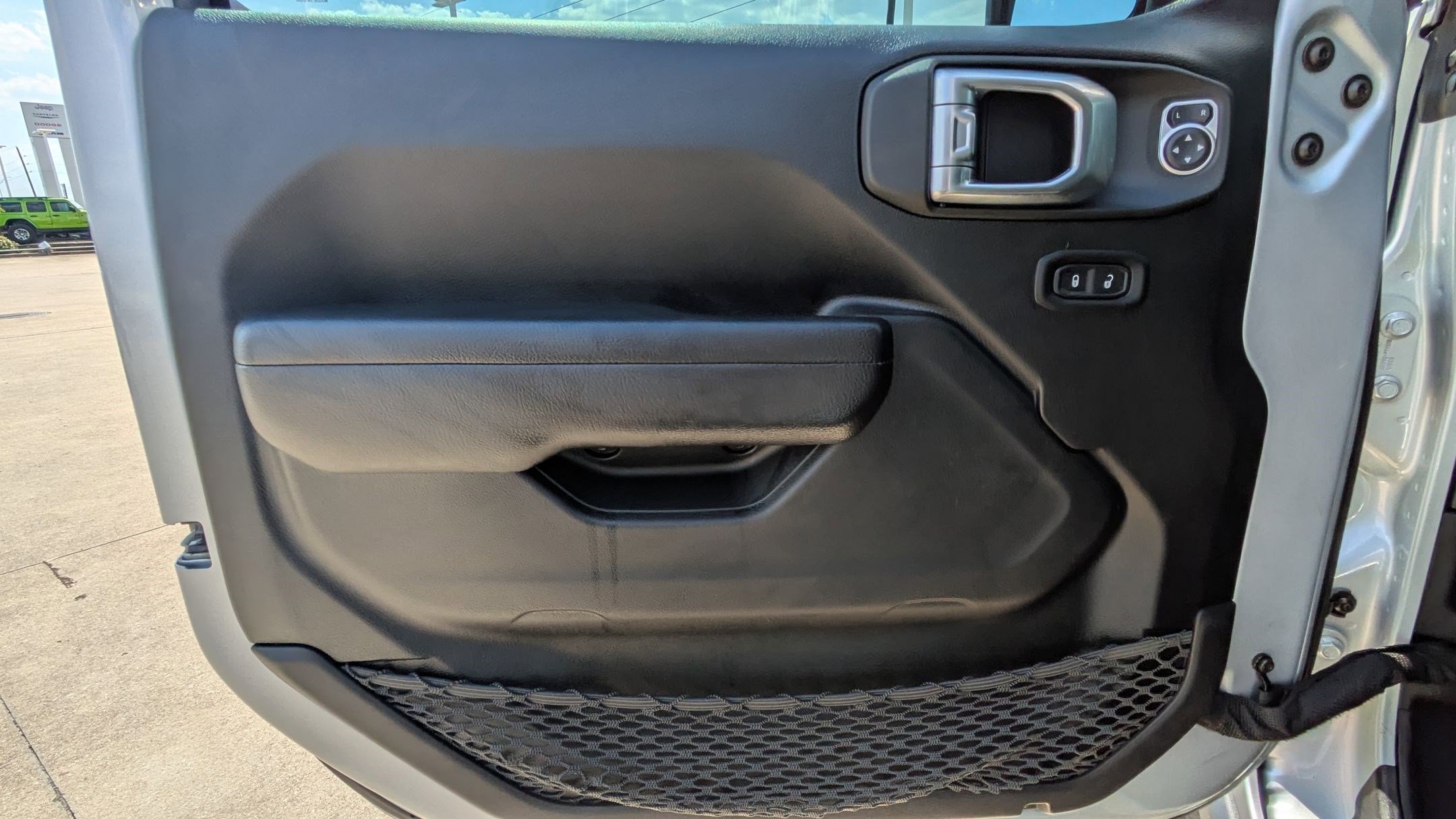 Used 2022 Jeep Wrangler Unlimited Rubicon 4xe image 13