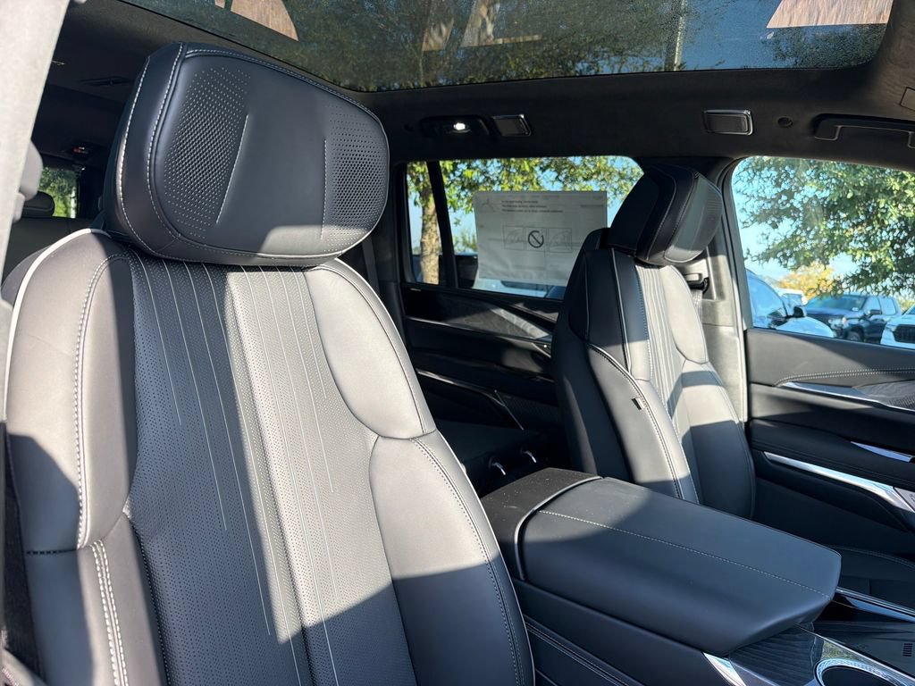 New 2026 Cadillac Escalade IQL Sport 2 w/ LPO, ONYX Package AWD/4WD image 41
