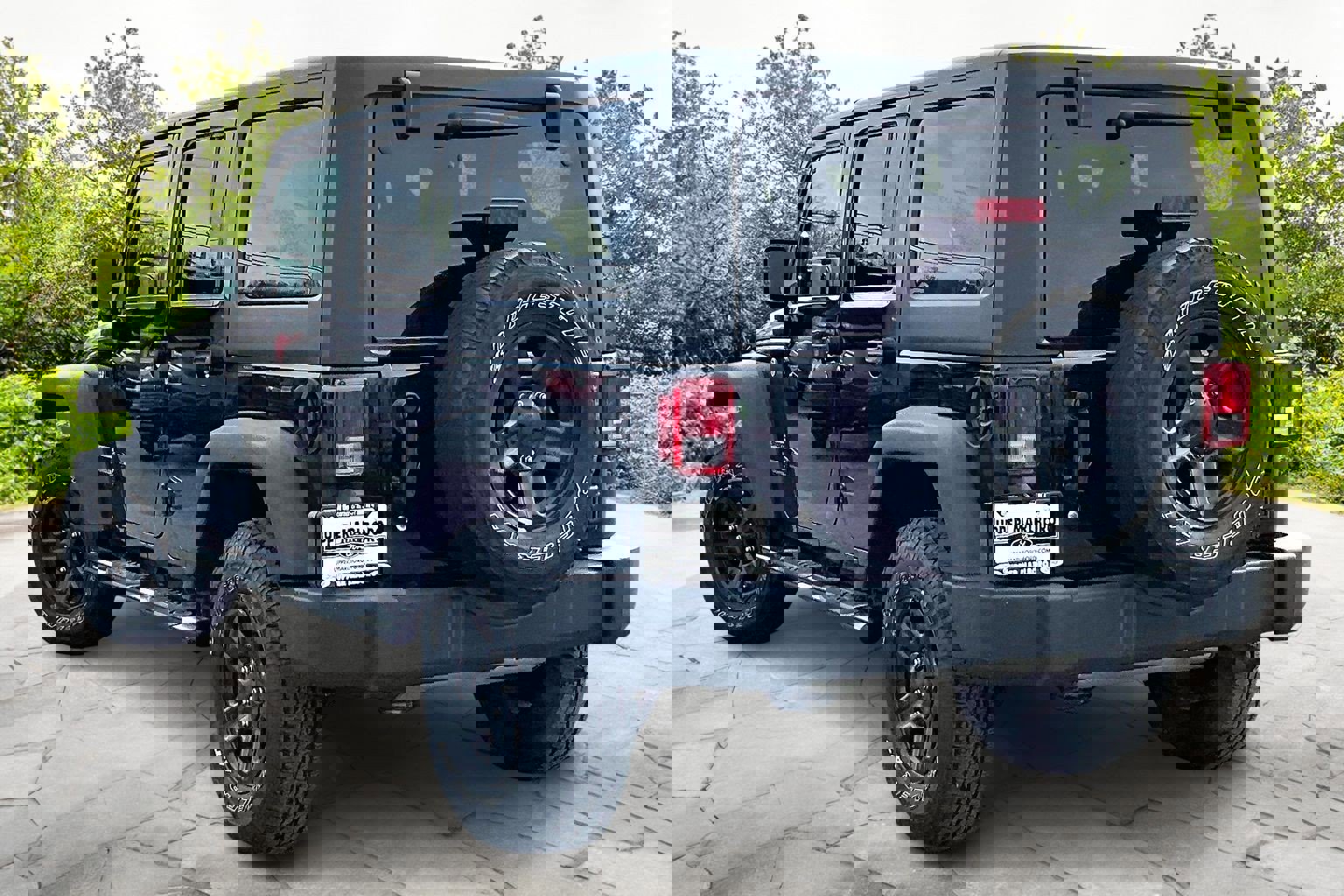 Used 2018 Jeep Wrangler Unlimited Sport w/ Connectivity Group image 2