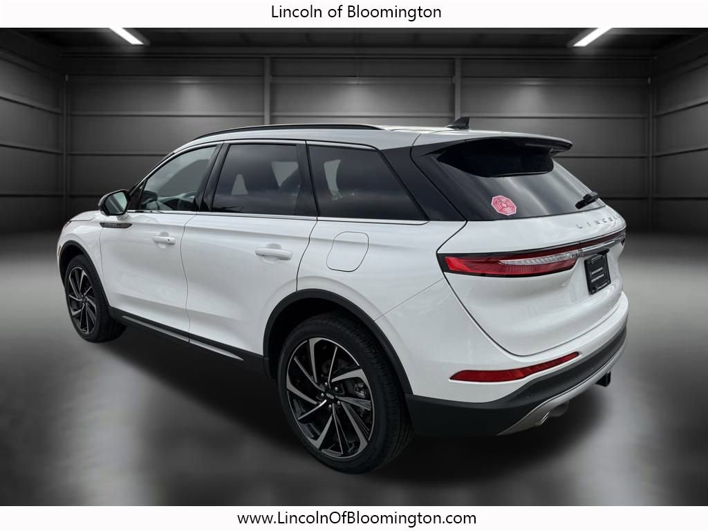 New 2025 Lincoln Corsair Reserve w/ Towing Package image 11