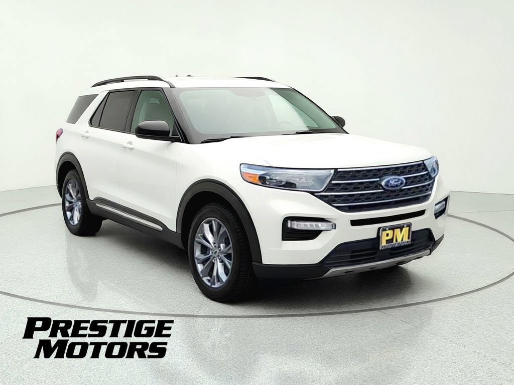 Used 2022 Ford Explorer XLT w/ Equipment Group 202A AWD/4WD image 2