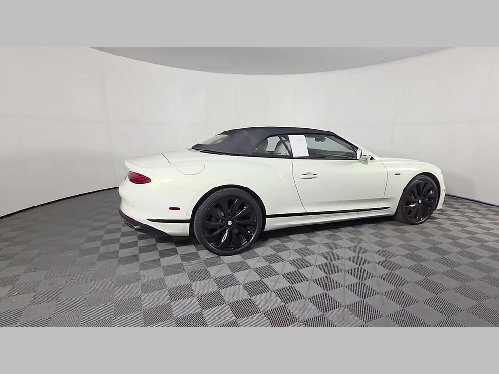 Used 2025 Bentley Continental GTC AWD/4WD image 38