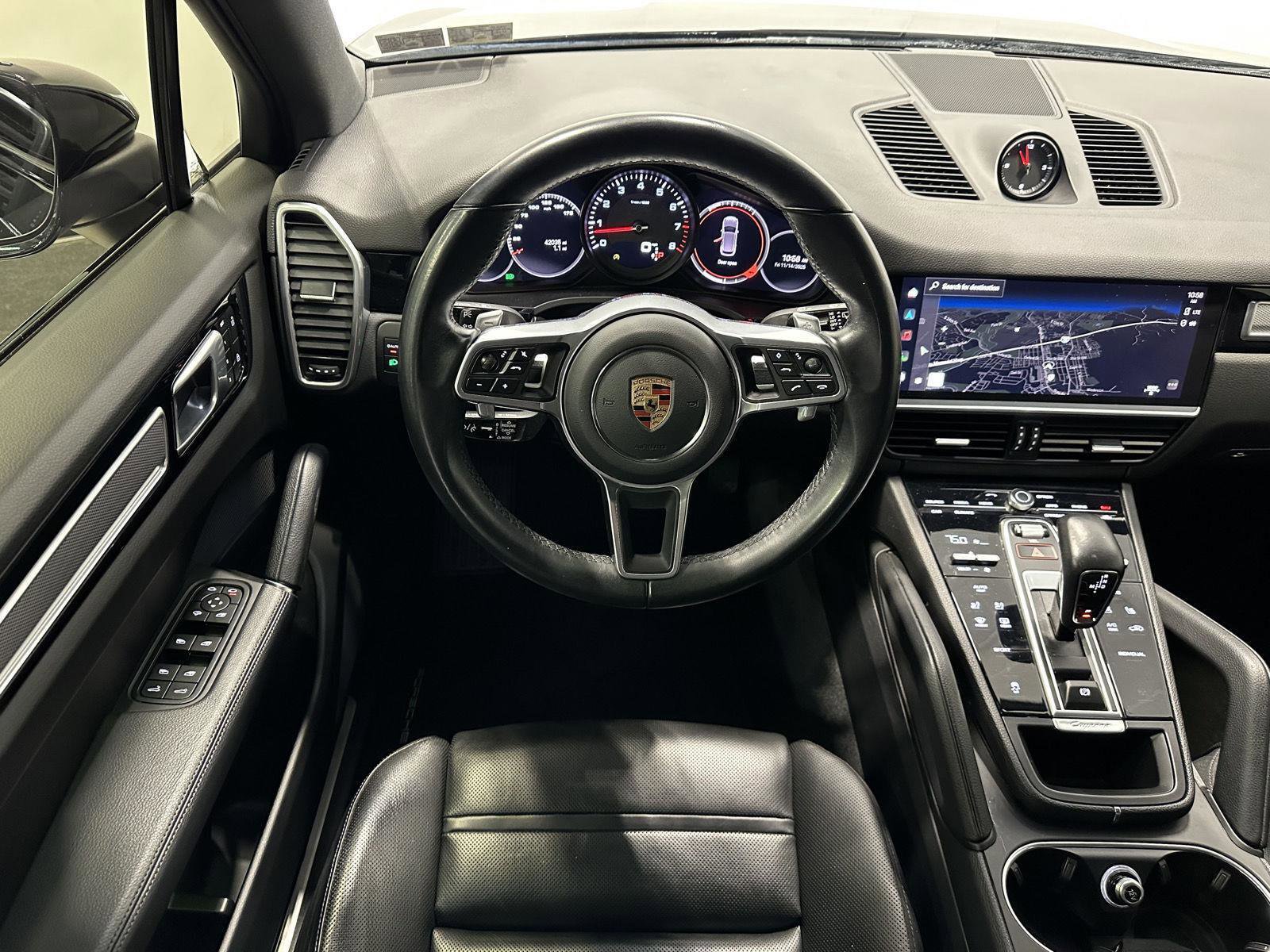 Used 2022 Porsche Cayenne Platinum Edition image 25