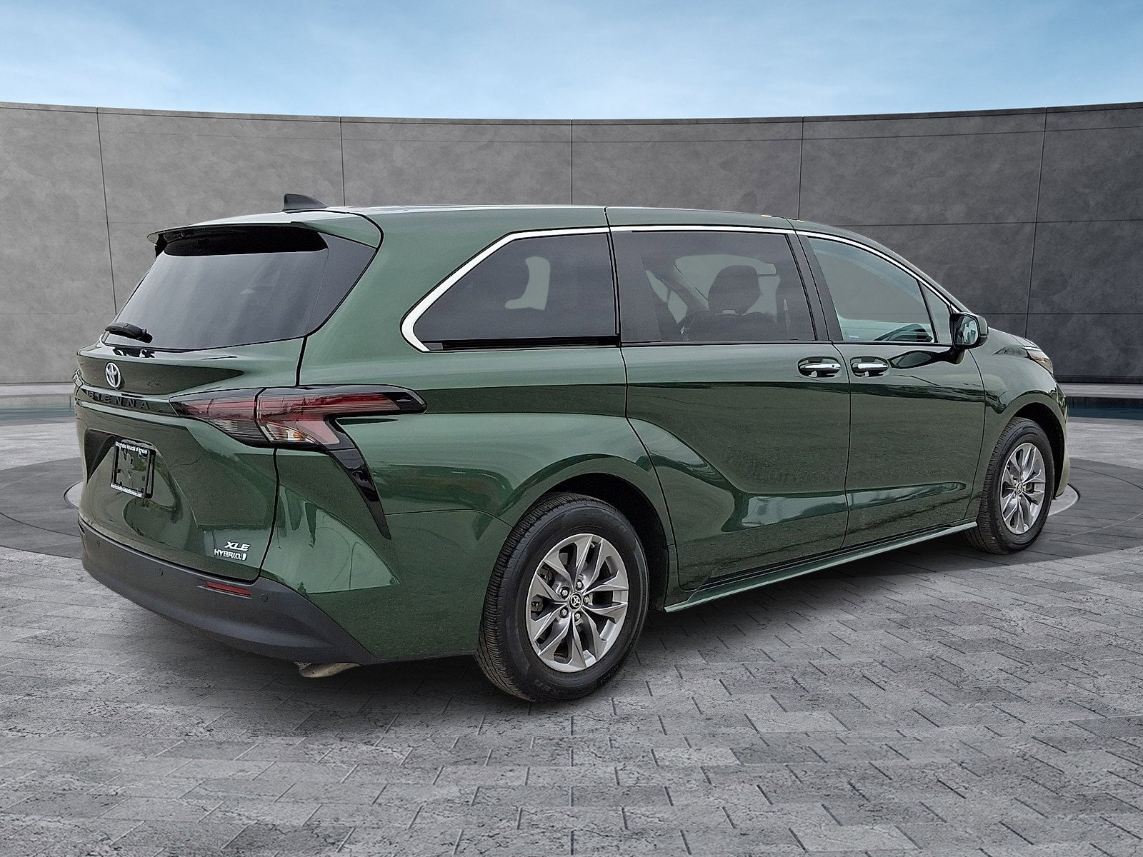 Used 2023 Toyota Sienna XLE AWD/4WD image 11
