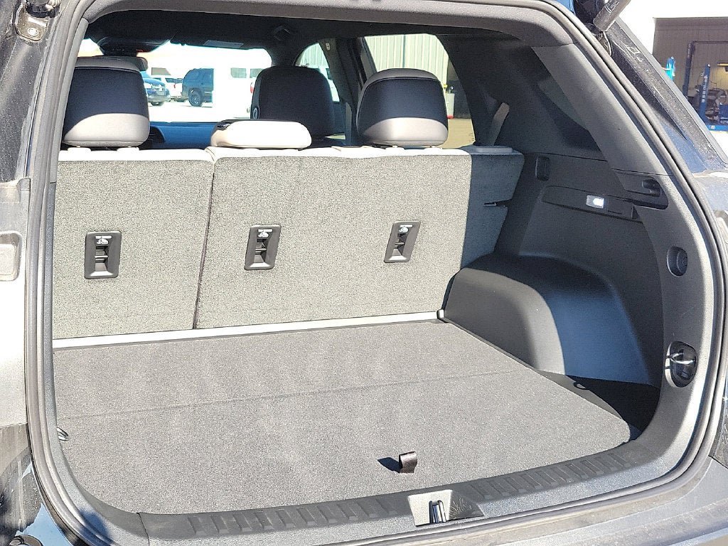 New 2027 GMC Terrain Elevation w/ Elevation Premium Package FWD image 9