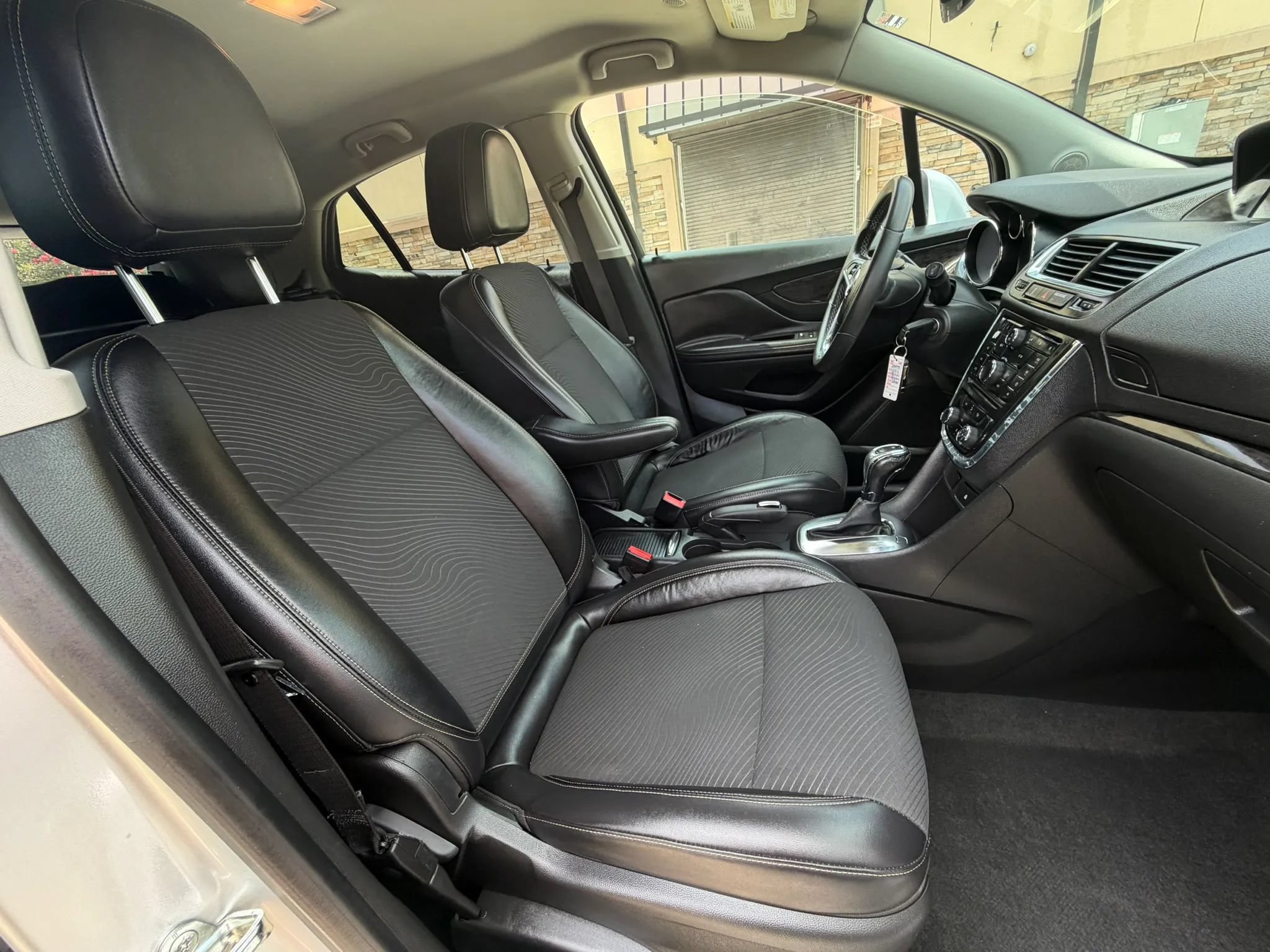 Used 2014 Buick Encore FWD image 32