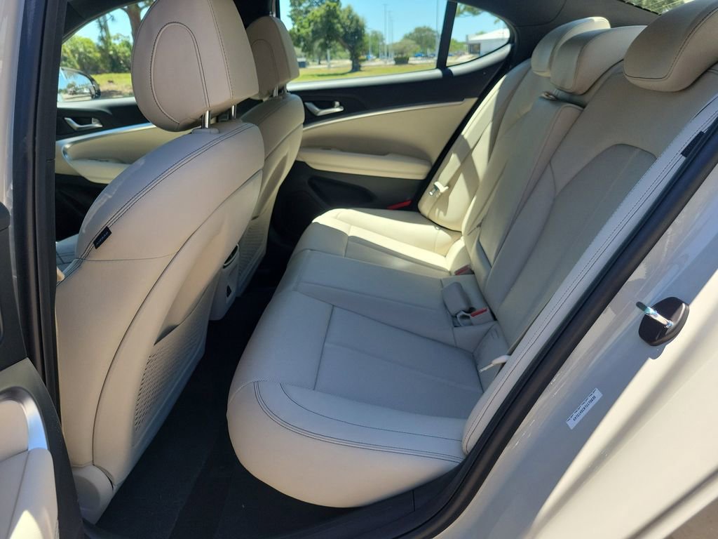 New 2026 Genesis G70 2.5T RWD image 5
