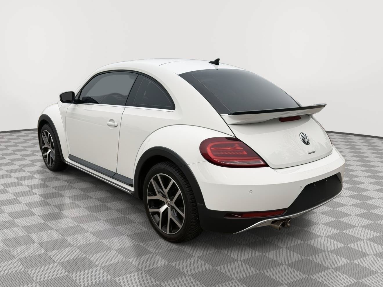 Used 2017 Volkswagen Beetle 1.8T Dune FWD image 3