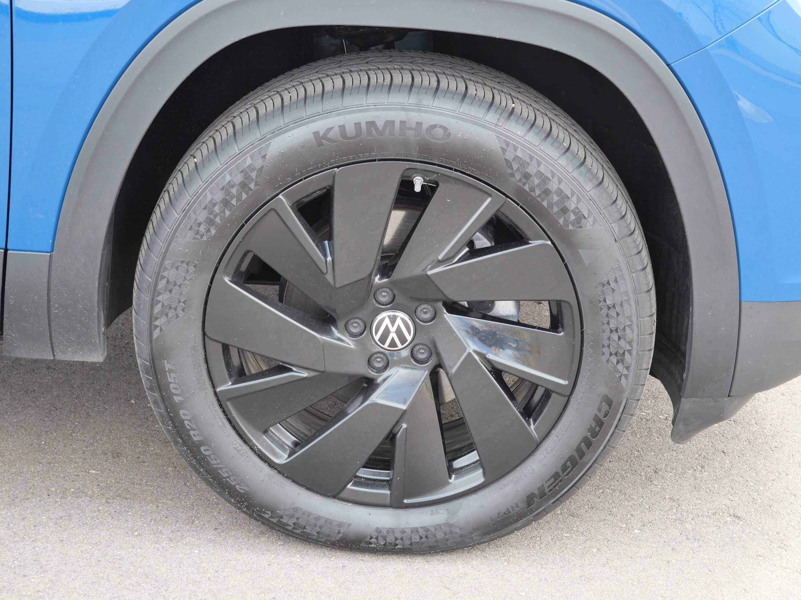 Certified 2025 Volkswagen Atlas SE image 15