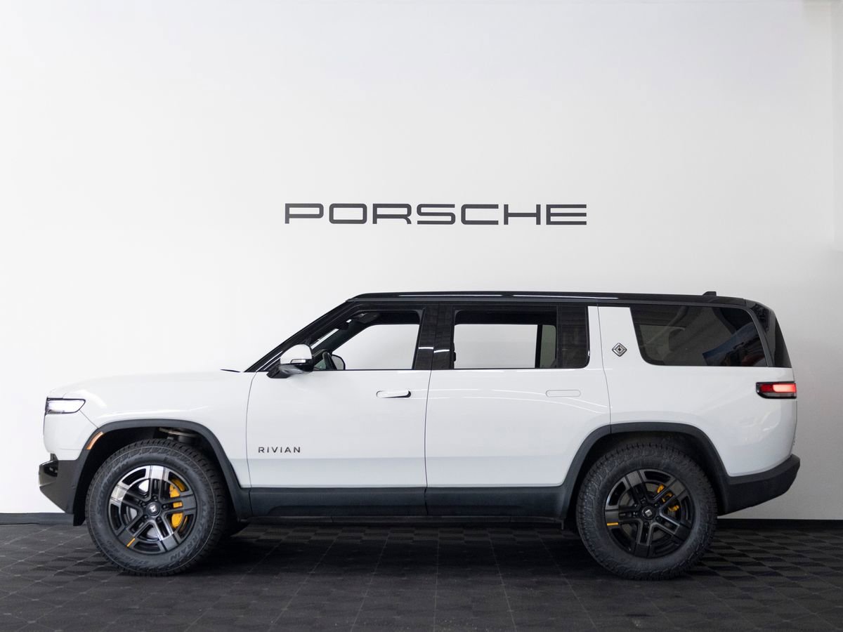 Used 2025 Rivian R1S Premium AWD/4WD image 2