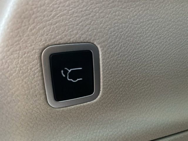 Used 2024 Chrysler Pacifica Touring-L image 34