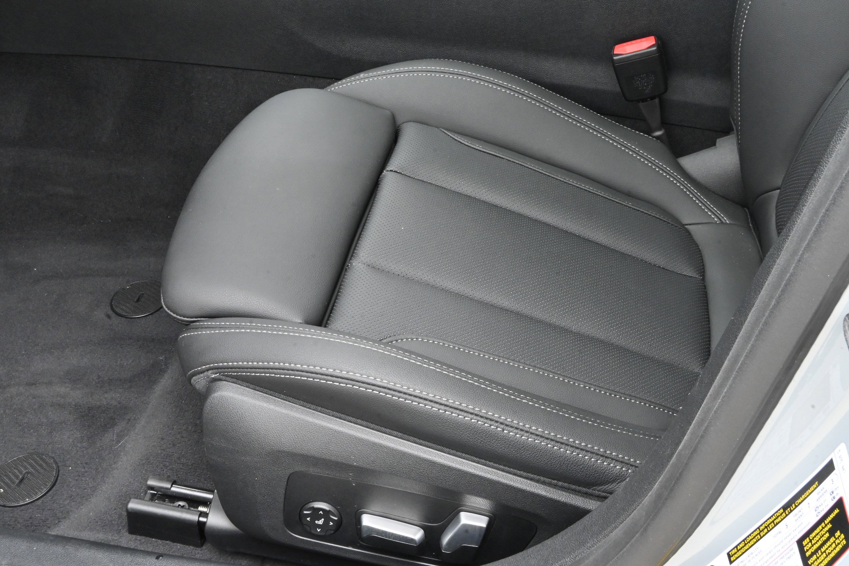 Certified 2024 BMW i4 eDrive40 w/ M Sport Package RWD image 31