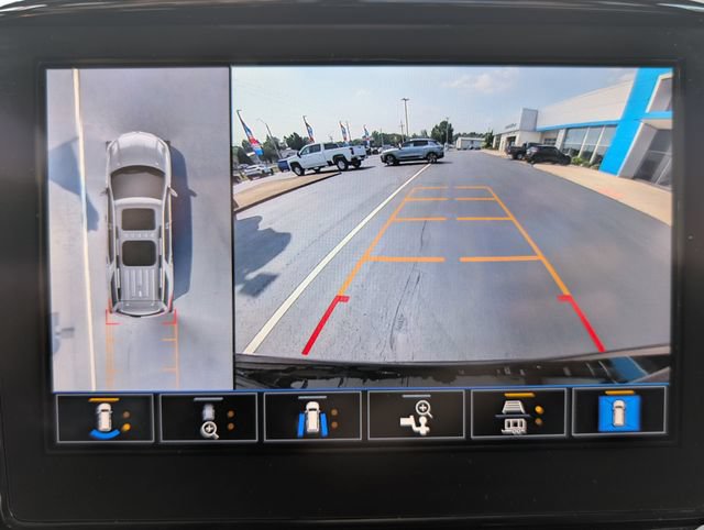 Used 2023 Chevrolet Traverse LT FWD image 25