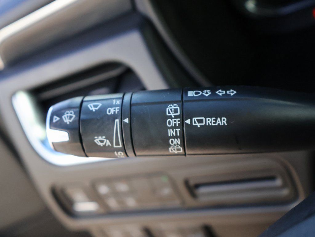 Used 2022 GMC Yukon SLT w/ SLT Premium Package image 46