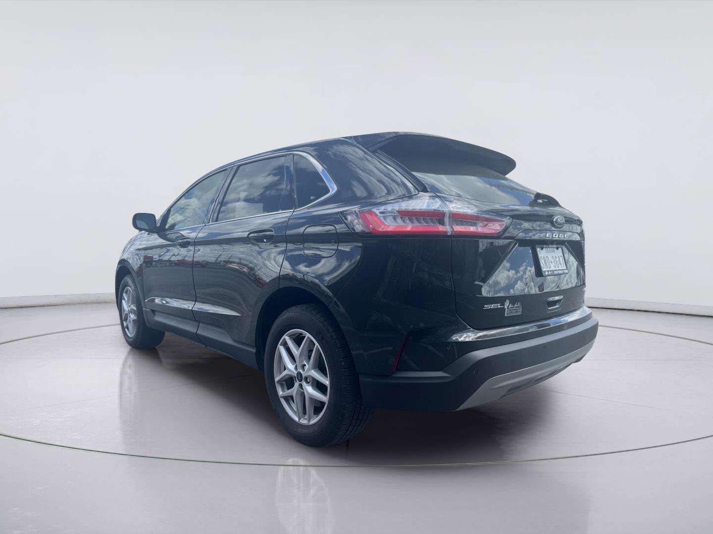 Used 2022 Ford Edge SEL w/ Convenience Package AWD/4WD image 5
