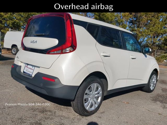 Used 2022 Kia Soul LX image 4