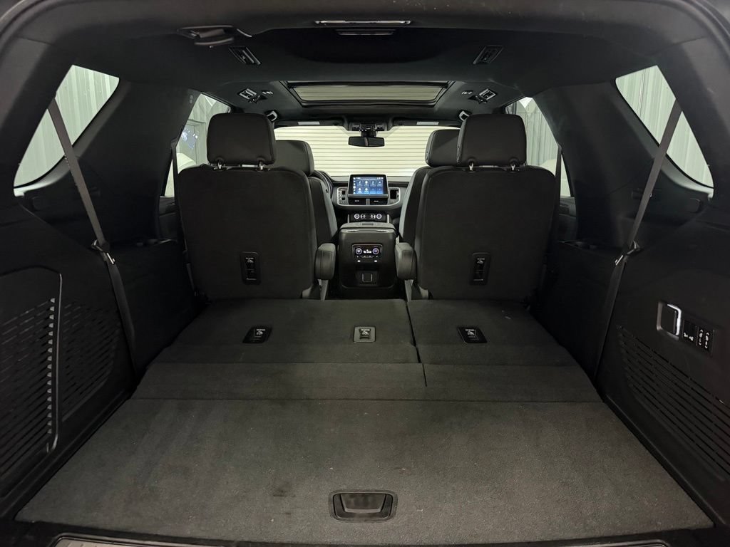 Used 2022 Chevrolet Tahoe Z71 w/ Luxury Package AWD/4WD image 45