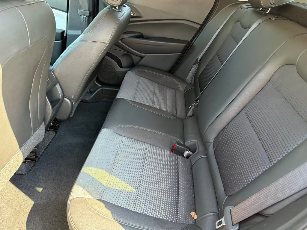 Used 2025 Chevrolet Trax LT FWD image 17