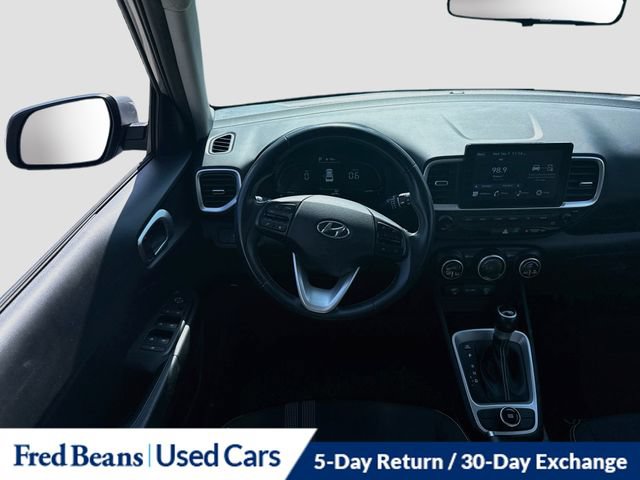 Used 2024 Hyundai Venue SEL FWD image 27