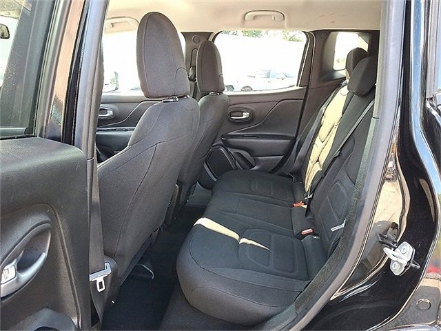 Used 2022 Jeep Renegade Latitude w/ Convenience Group image 10