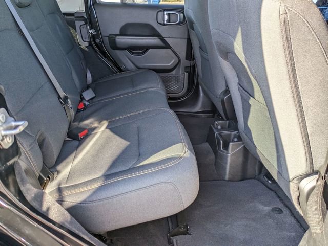 Used 2025 Jeep Wrangler Sahara image 28