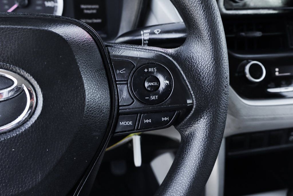Used 2022 Toyota Corolla Cross L image 21