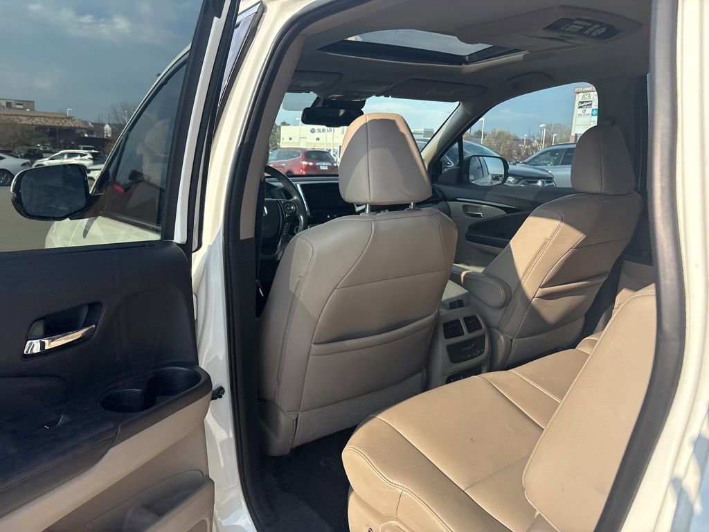 Used 2016 Honda Pilot Touring image 41