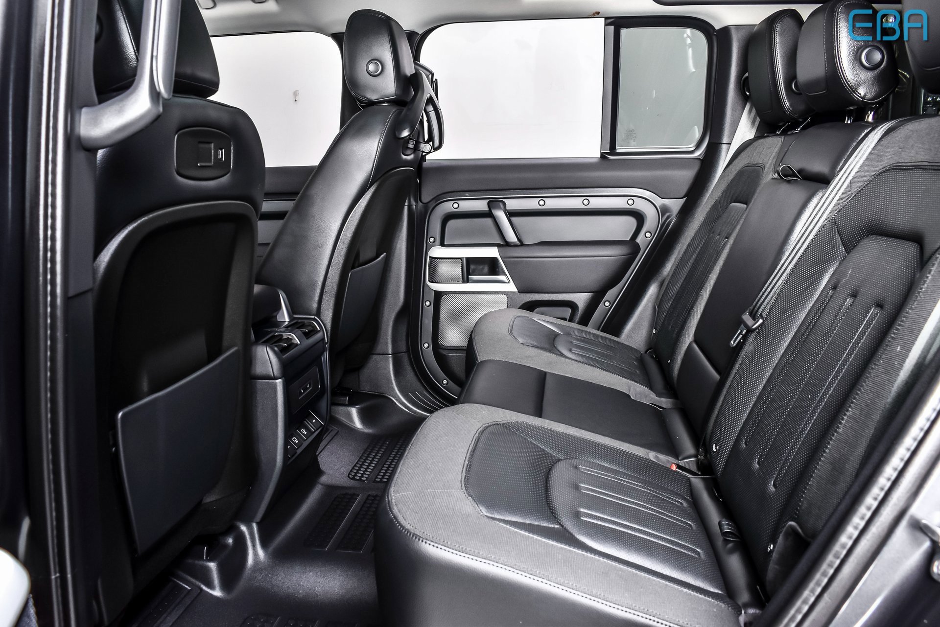 Used 2021 Land Rover Defender 110 SE image 21