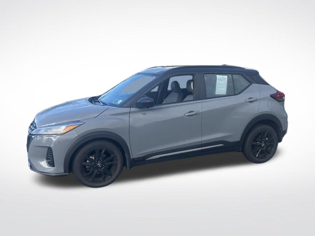Used 2023 Nissan Kicks SR w/ SR Premium Package FWD image 4