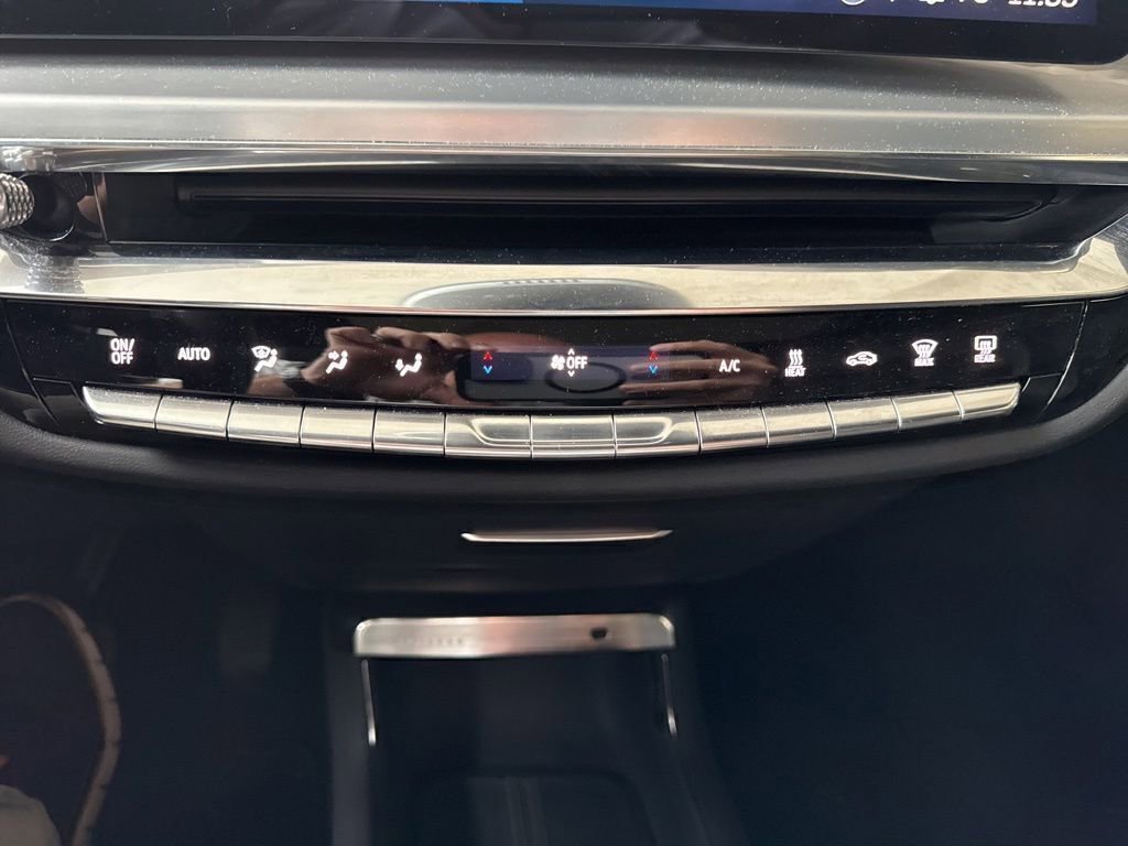 Used 2025 Cadillac Lyriq Sport AWD/4WD image 16