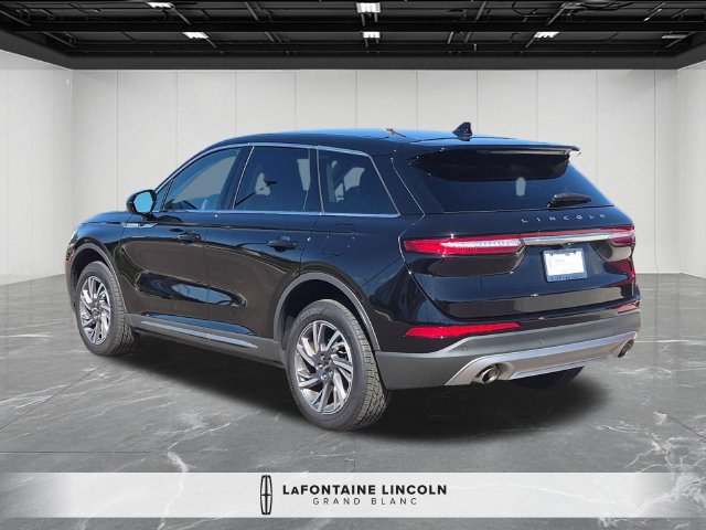 Used 2024 Lincoln Corsair AWD image 3