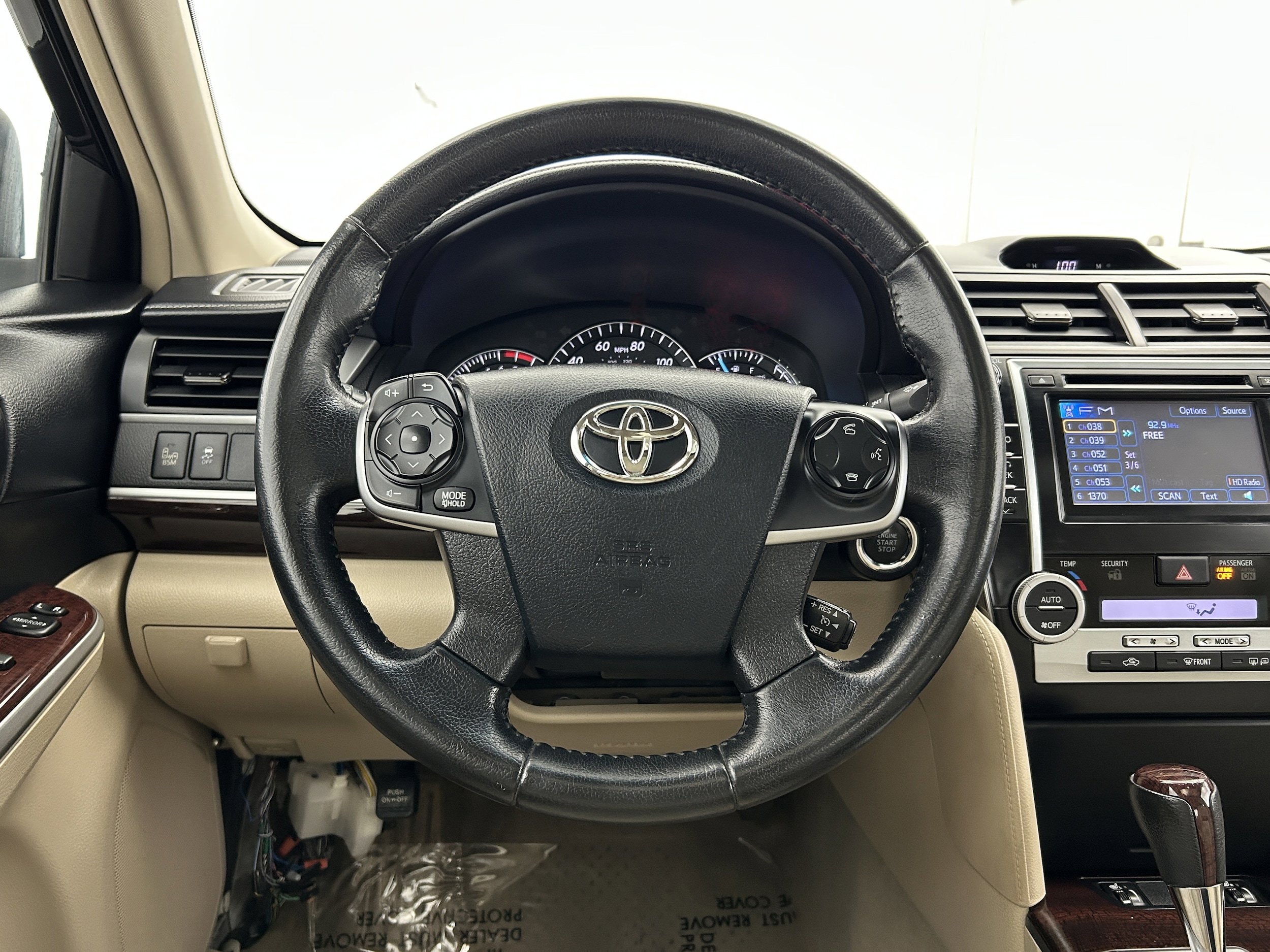 Used 2013 Toyota Camry XLE FWD image 13