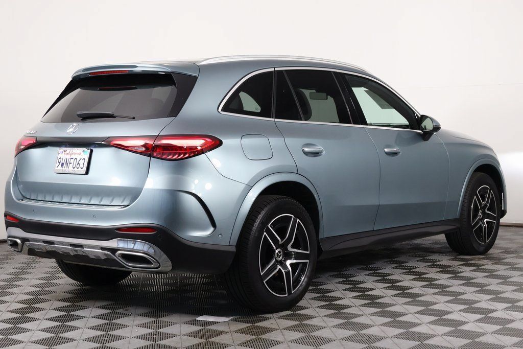 Used 2026 Mercedes-Benz GLC 300 image 4
