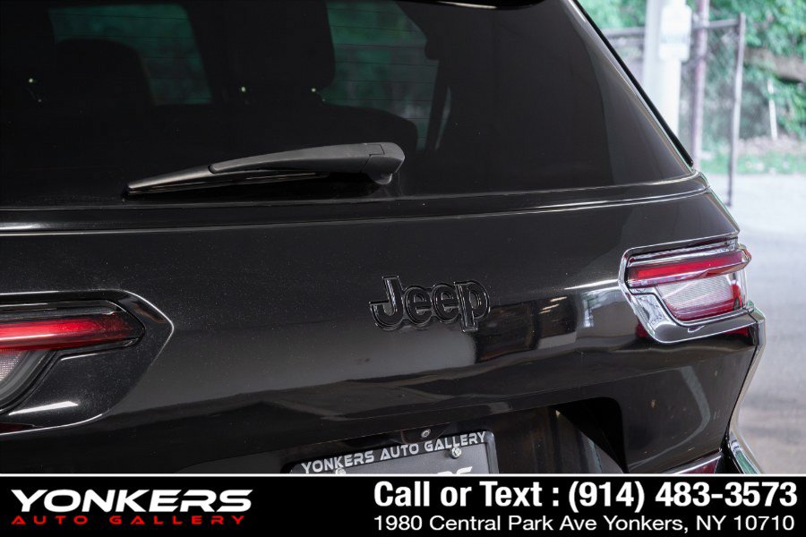 Used 2023 Jeep Grand Cherokee L Laredo AWD/4WD image 21