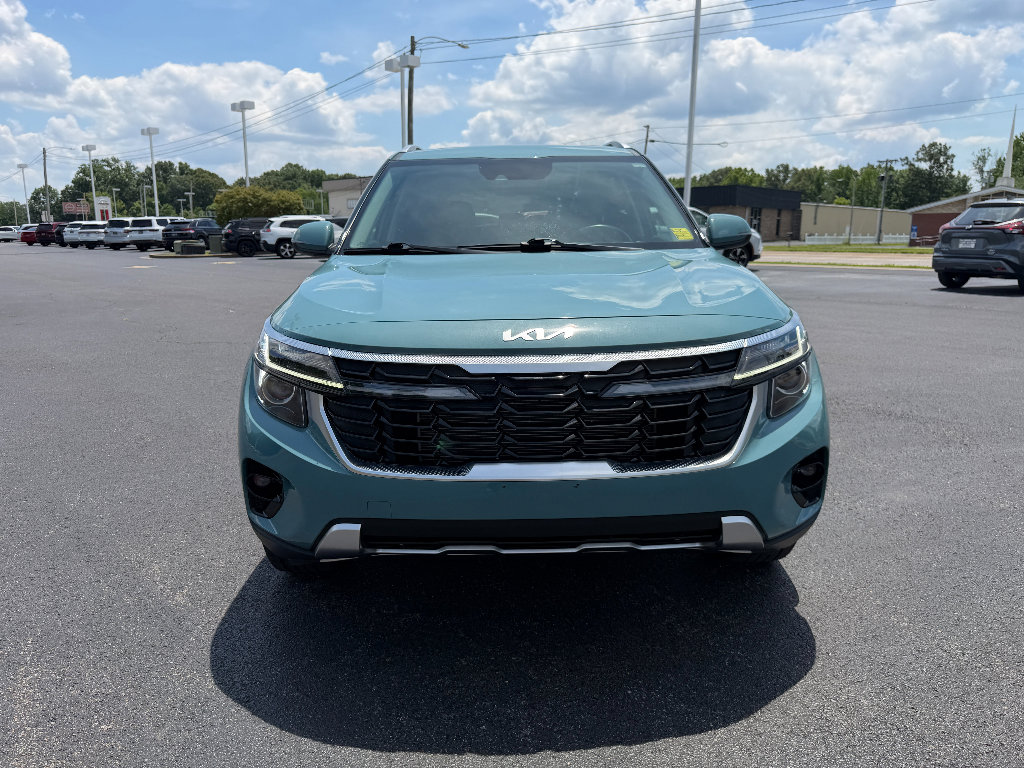 Used 2024 Kia Seltos EX AWD/4WD image 2